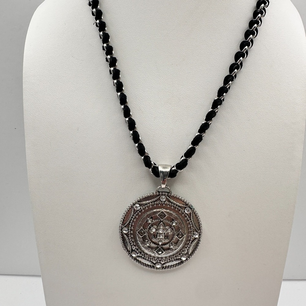 Vintage 80s Cookie Lee Silver Tone Clear Glass Round Pendant Necklace Jewelry